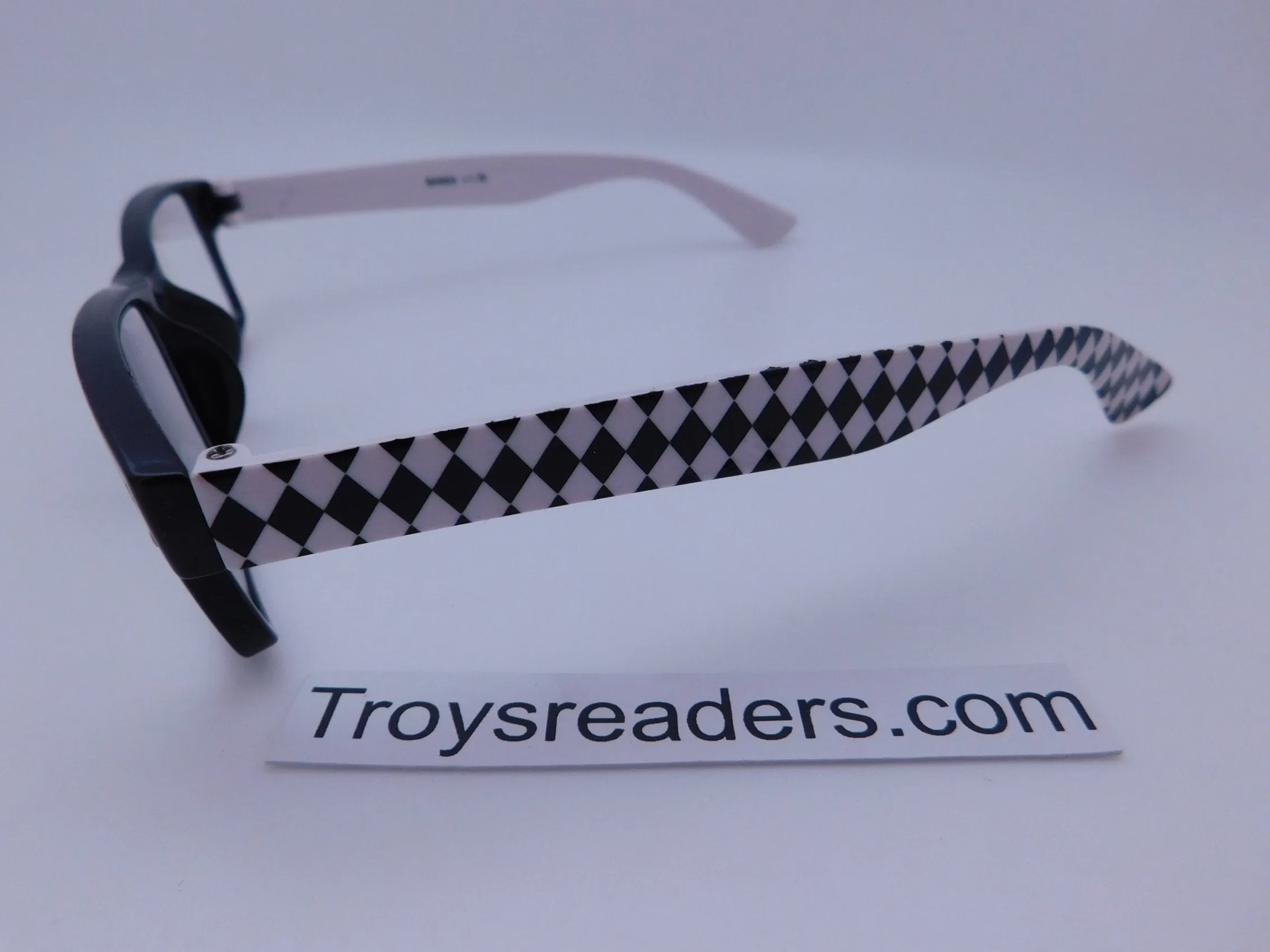 Black And White Readers In Four Styles