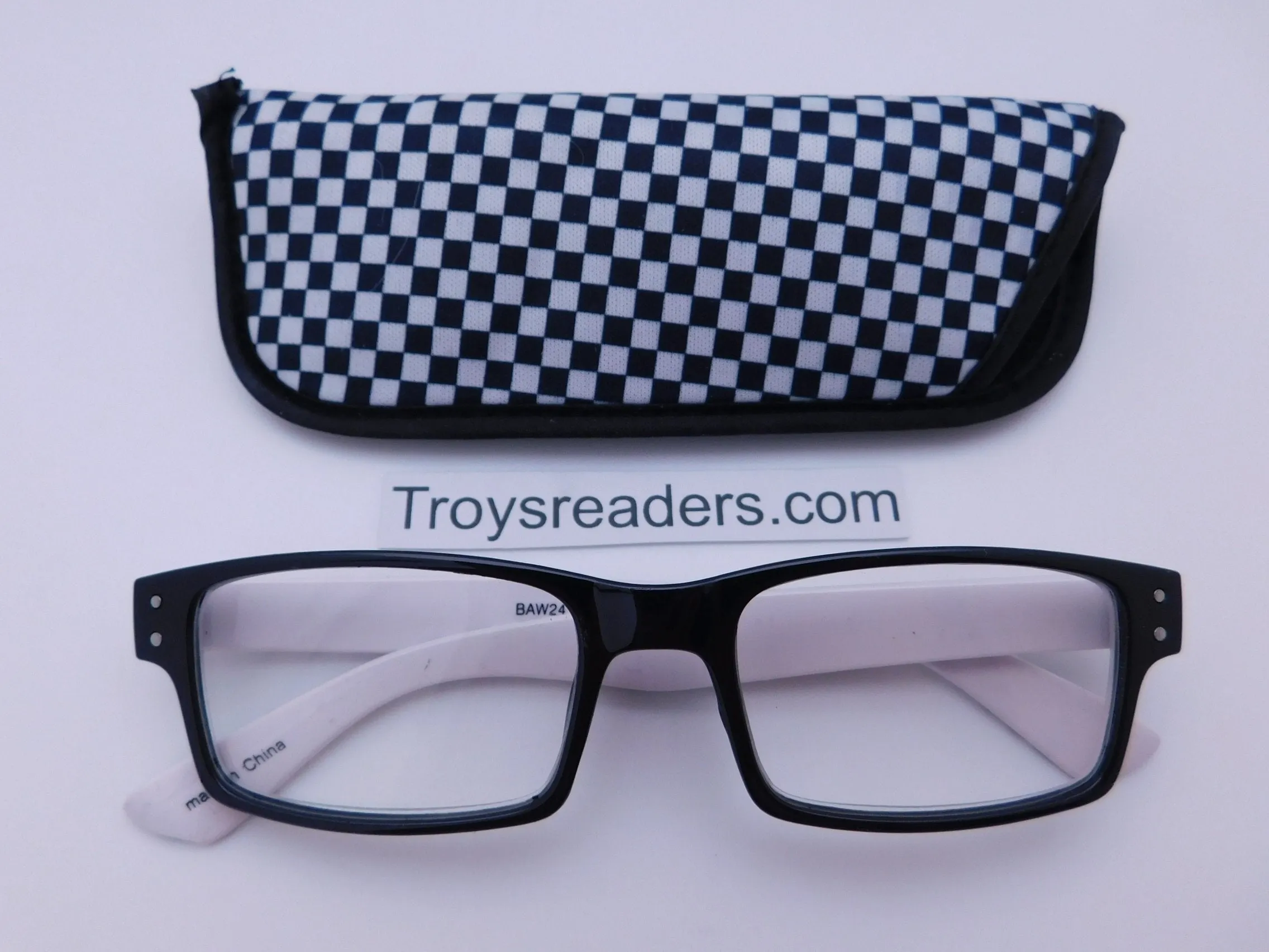 Black And White Readers In Four Styles