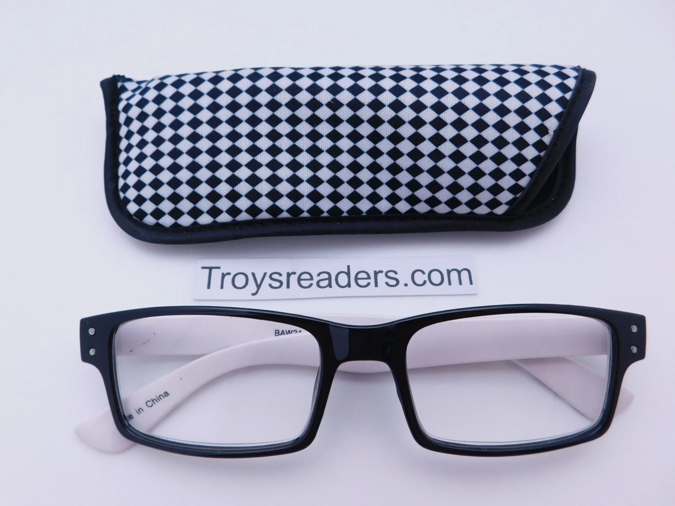 Black And White Readers In Four Styles